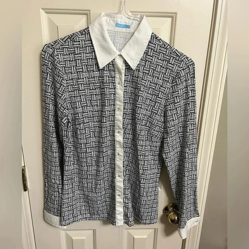 3/$30 J. McLaughlin‎ Long Button Up Collared Black White Geometric Top Large